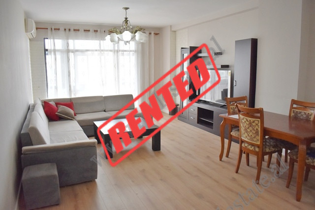 Apartament 2+1 me qira ne rrugen Muhamet Gjollesha prane Zogu i Zi&nbsp;ne Tirane.
Pozicionohet ne 